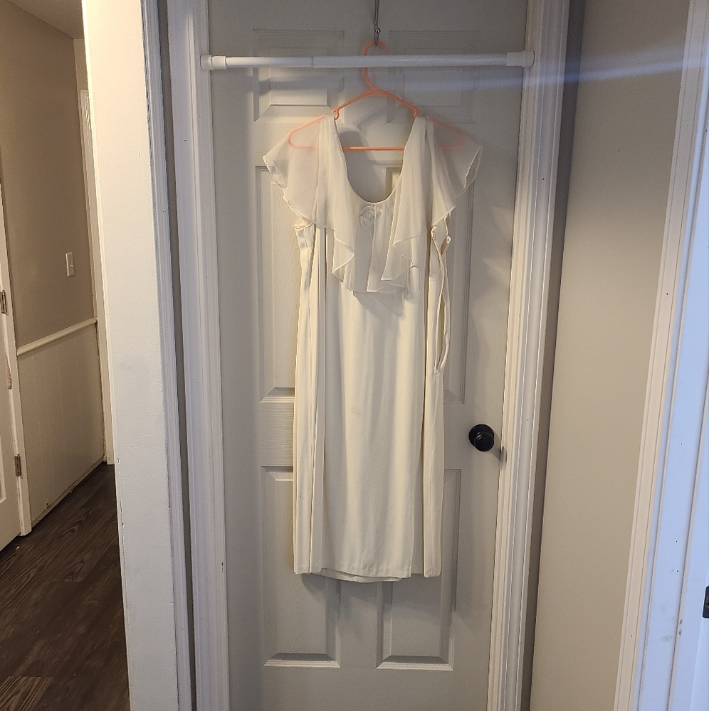18/20 Cream colored dress